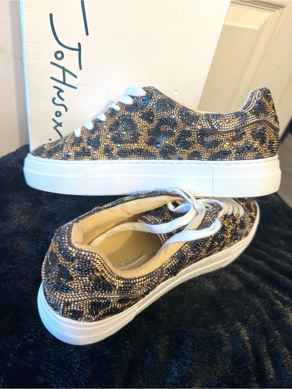 đBetsey Johnson Sidny Leopard Rhinestone Embellished Platform Sneakers-NIB-SZ 10 - Picture 9 of 15